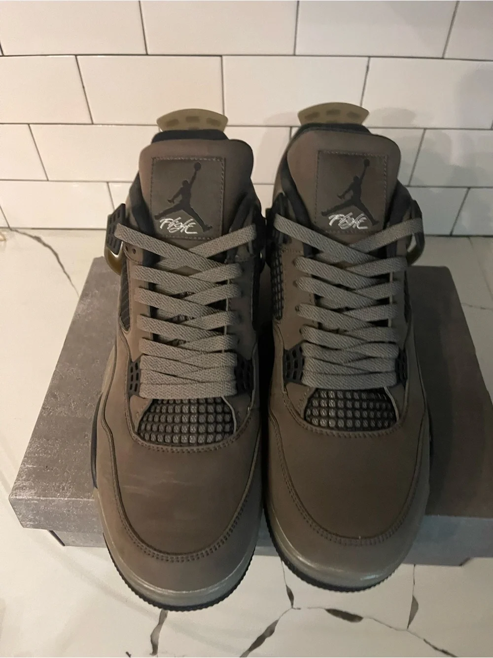 Men’s Retro 4 Cave Stone Size 14.